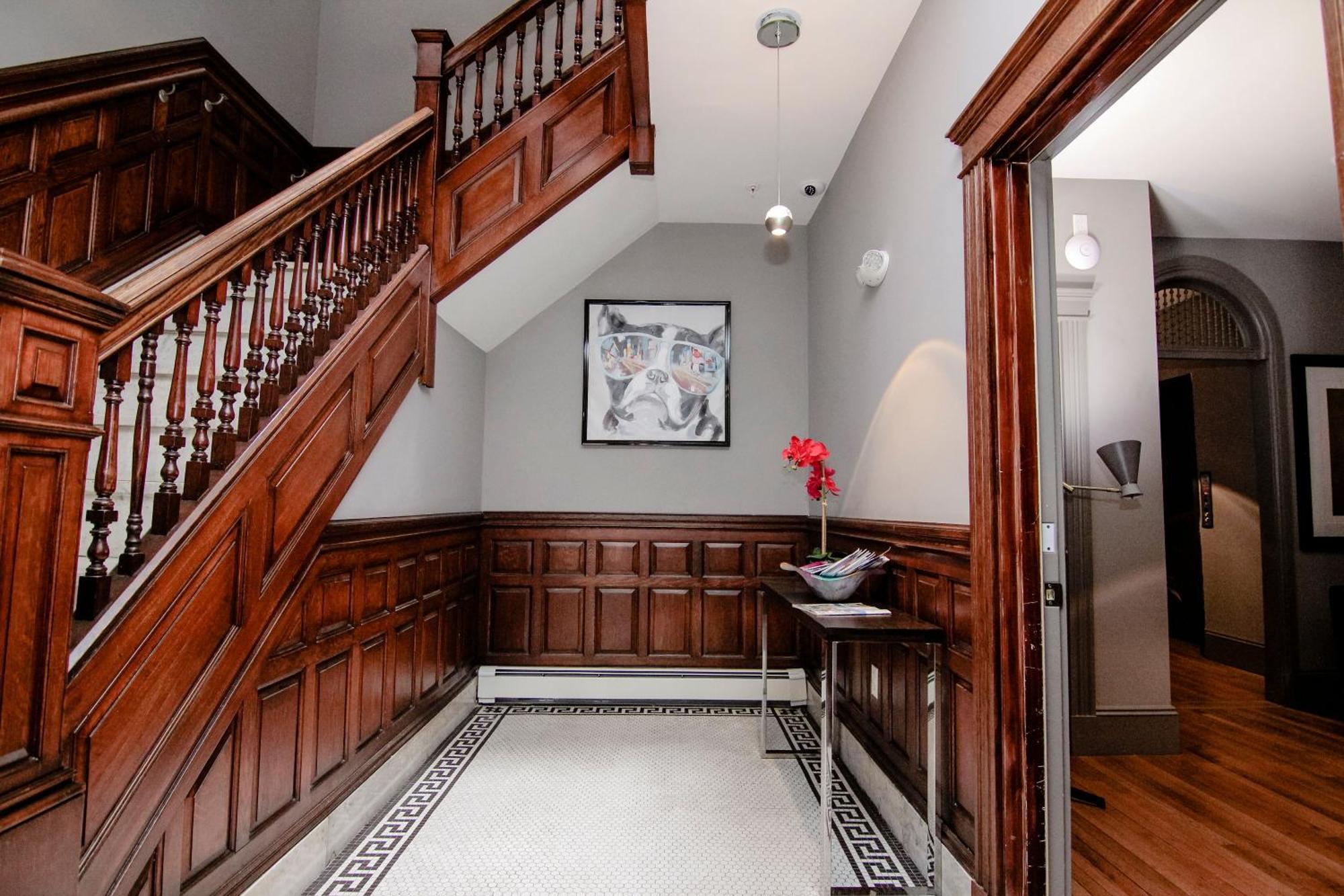 A Stylish Stay W/ A Queen Bed, Heated Floors.. #34 Brookline Esterno foto